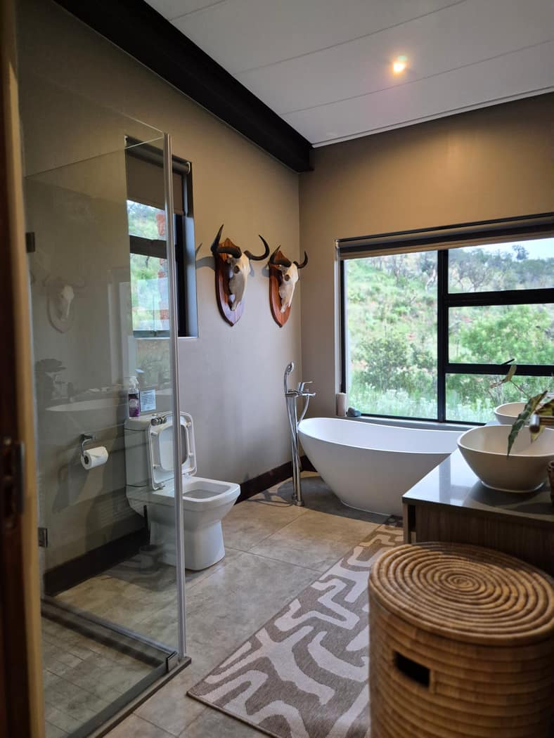 Iketla Cottage 1 lounge area